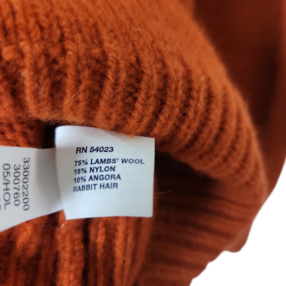 Bundle of 2 Vintage Gap Wool Sweaters - Picture 9 of 10